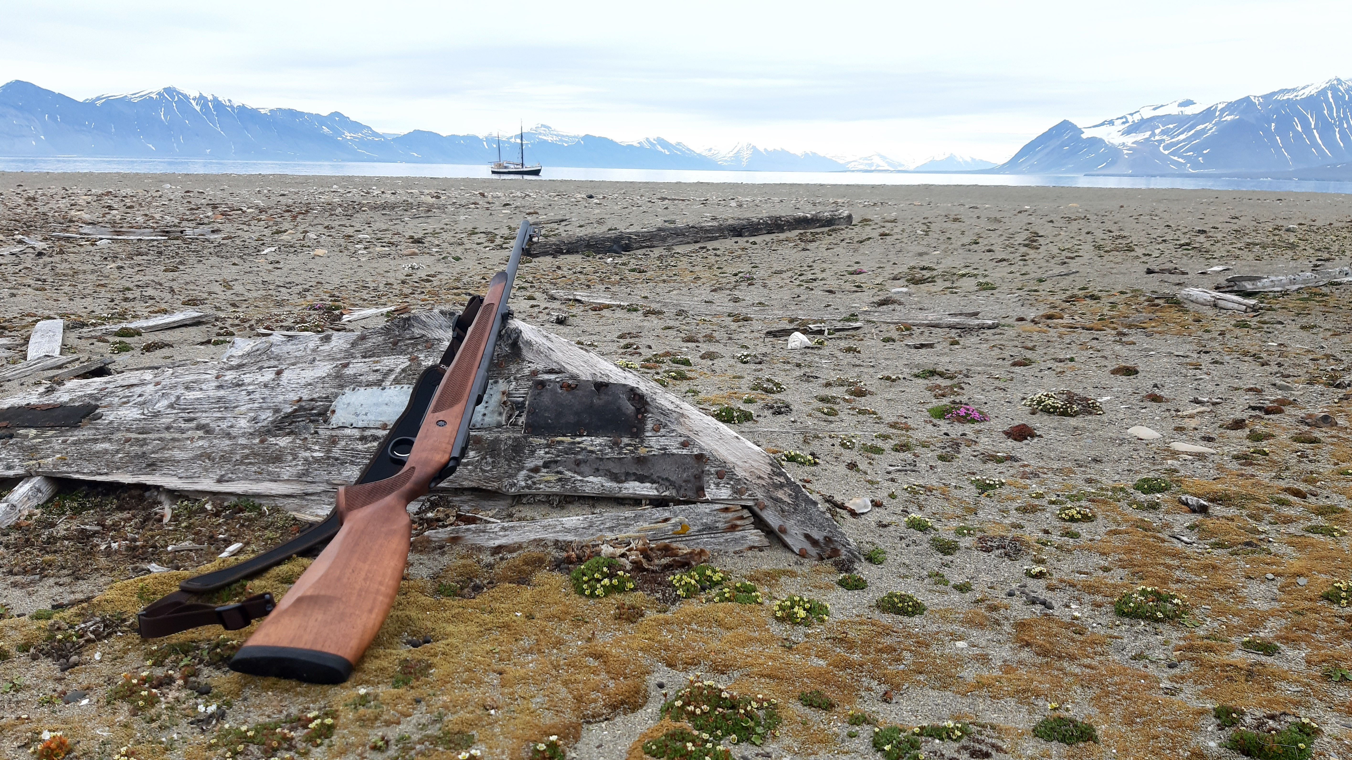 Around Svalbard with the CZ 600 LUX